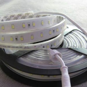 TA-28x70-65-27, 5MTS TIRA LED 15W/M, 70x2835, 127V, 2700°K, IP65, ATENUABLE